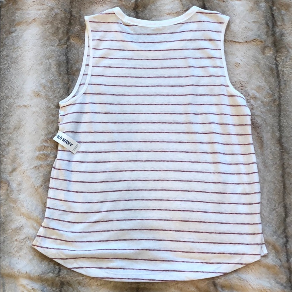 Old navy Top - Picture 2 of 4